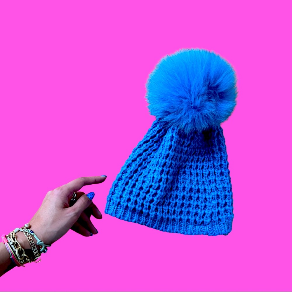 Knitted wool hat with fox fur Pom Pom